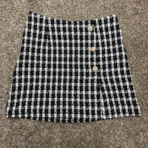 SHEIN Black and White Mini Skirt - Picture 2 of 13